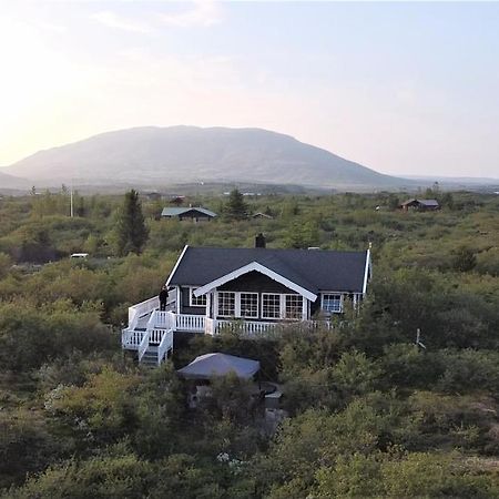 Golden Circle Vacation Home With Hot Tub & Fire Place Selfoss Exterior foto